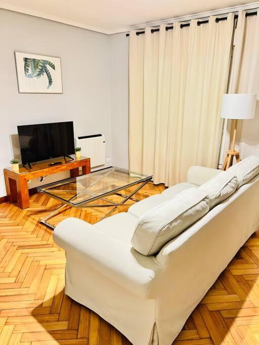 Apartamento En El Centro De Vigo 2 Habitaciones מראה חיצוני תמונה